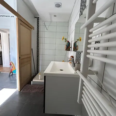 Apartment Superbe Renove Vue Sur Meuse Le Chic Dans Le Pre