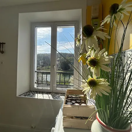 Apartment Superbe Renove Vue Sur Meuse Le Chic Dans Le Pre
