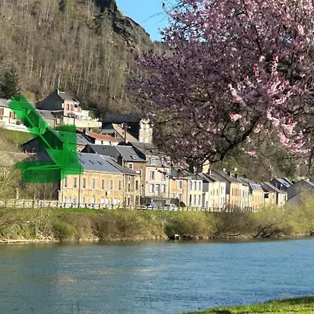 Apartment Superbe Renove Vue Sur Meuse Le Chic Dans Le Pre Bogny-sur-Meuse