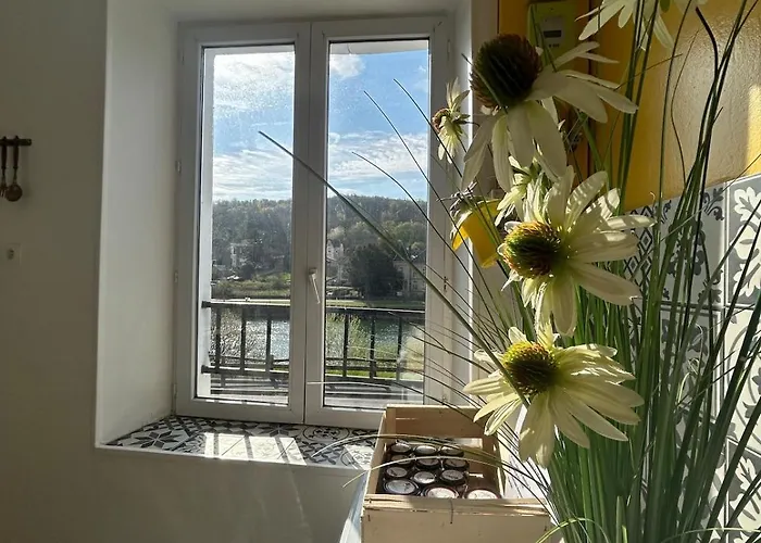 Apartment Superbe Renove Vue Sur Meuse Le Chic Dans Le Pre