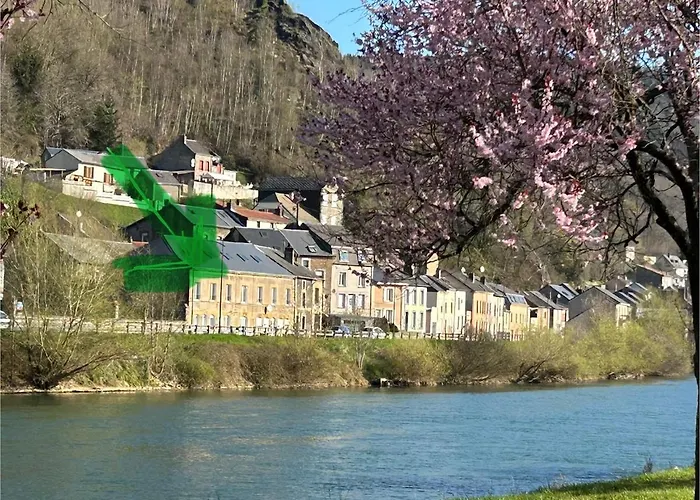 Apartment Superbe Renove Vue Sur Meuse Le Chic Dans Le Pre Bogny-sur-Meuse